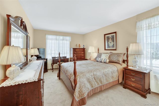 21 Foxwood Drive 8, Pleasantville, NY 10570