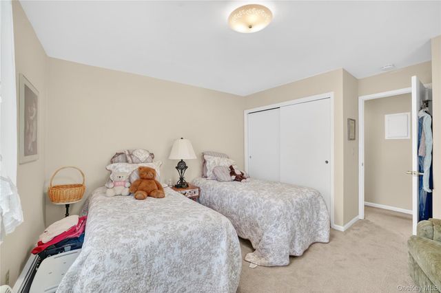 21 Foxwood Drive 8, Pleasantville, NY 10570