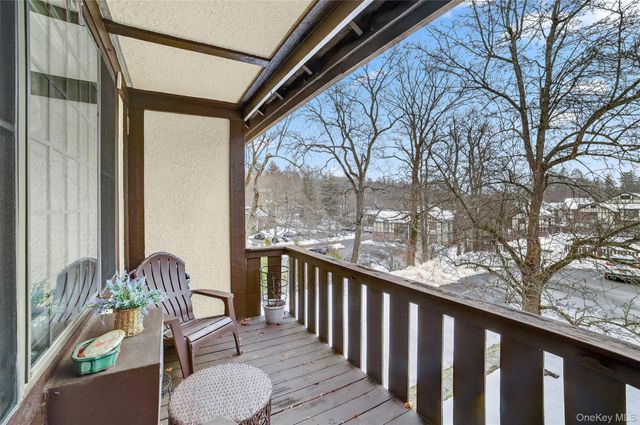 21 Foxwood Drive 8, Pleasantville, NY 10570