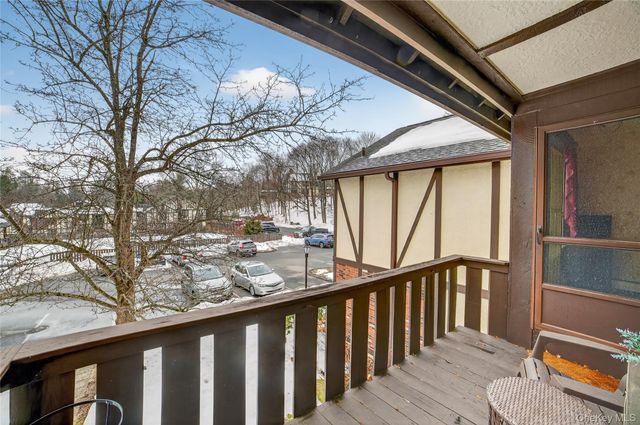 21 Foxwood Drive 8, Pleasantville, NY 10570