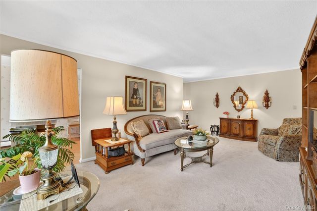 21 Foxwood Drive 8, Pleasantville, NY 10570