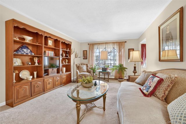 21 Foxwood Drive 8, Pleasantville, NY 10570