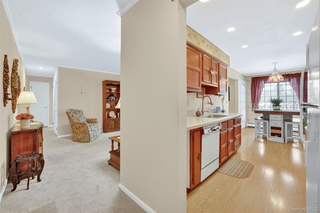 21 Foxwood Drive 8, Pleasantville, NY 10570