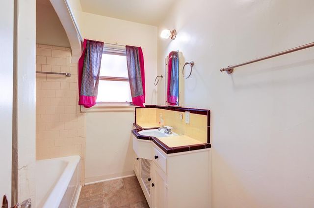 226 E Alhambra Avenue, Fresno, CA 93728