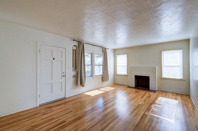 226 E Alhambra Avenue, Fresno, CA 93728