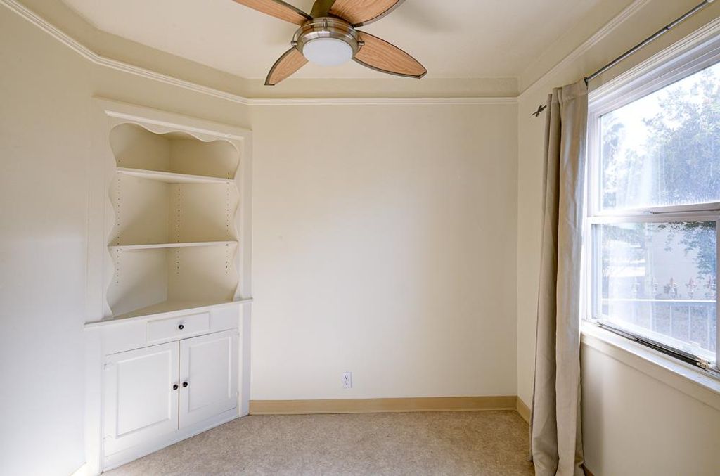 Image 18 of property listing at 226 E Alhambra Avenue, Fresno, CA 93728