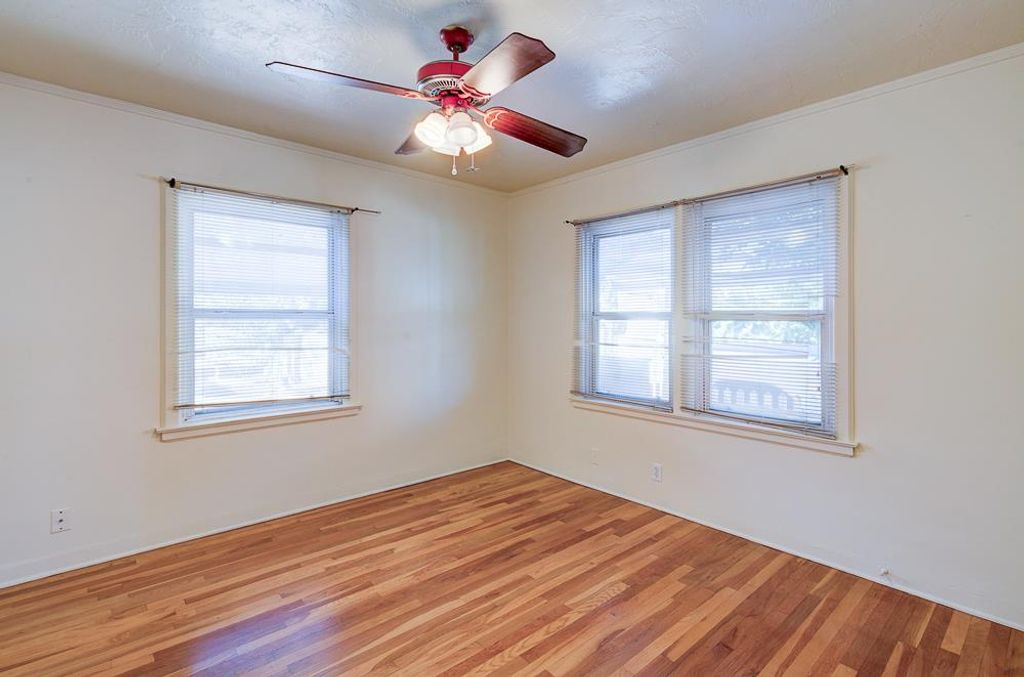 Image 20 of property listing at 226 E Alhambra Avenue, Fresno, CA 93728