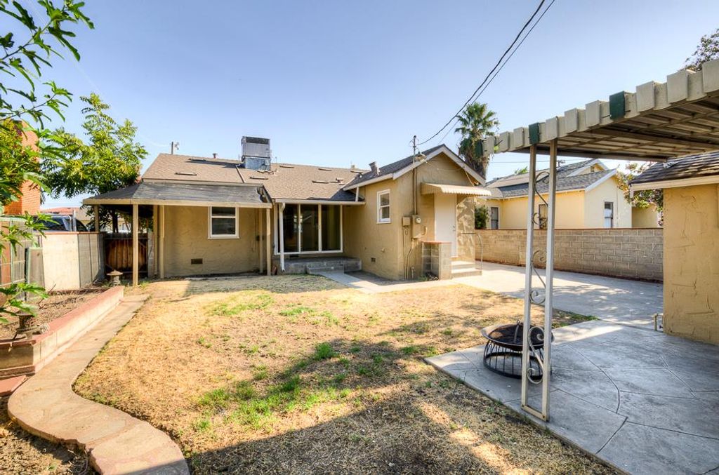 Image 30 of property listing at 226 E Alhambra Avenue, Fresno, CA 93728