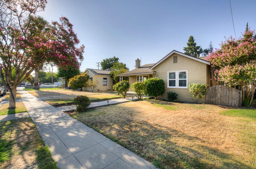 Image 6 of property listing at 226 E Alhambra Avenue, Fresno, CA 93728