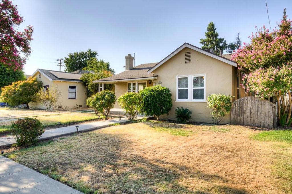 Image 7 of property listing at 226 E Alhambra Avenue, Fresno, CA 93728