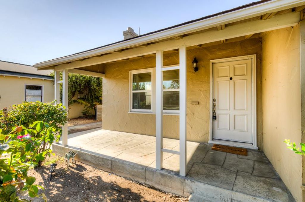 Image 8 of property listing at 226 E Alhambra Avenue, Fresno, CA 93728