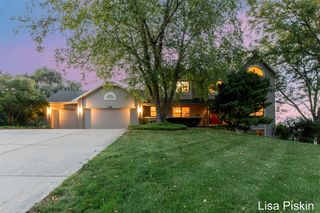 2197 Knollpoint Drive, Ada, MI 49301
