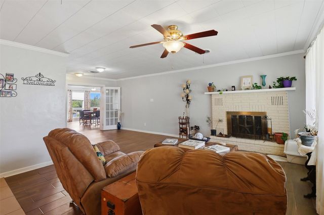 241 Hilltop DR, Burnet, TX 78611