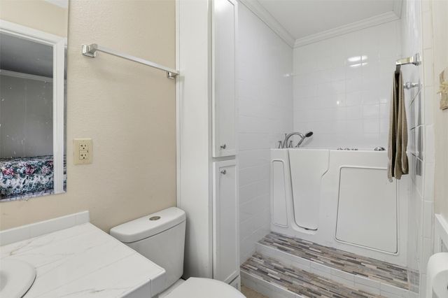 241 Hilltop DR, Burnet, TX 78611