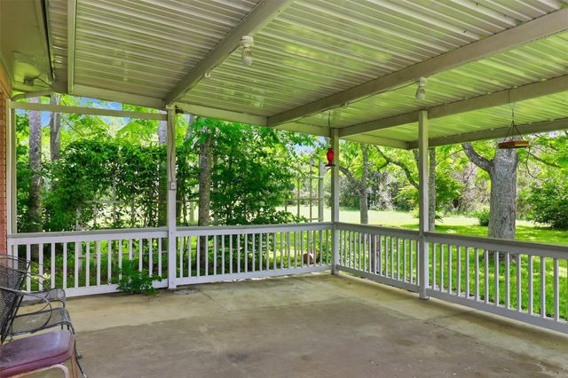 241 Hilltop DR, Burnet, TX 78611