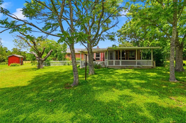 241 Hilltop DR, Burnet, TX 78611