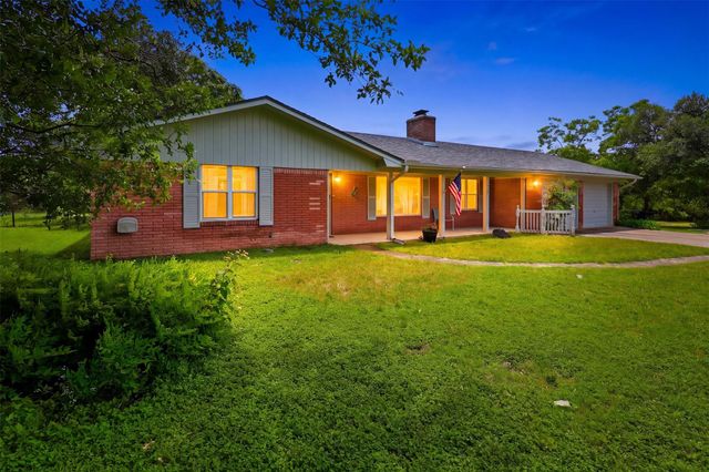 241 Hilltop DR, Burnet, TX 78611