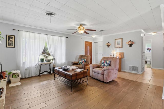 241 Hilltop DR, Burnet, TX 78611