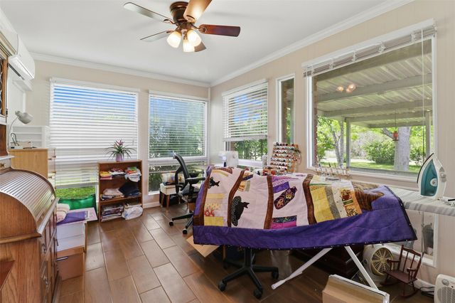 241 Hilltop DR, Burnet, TX 78611