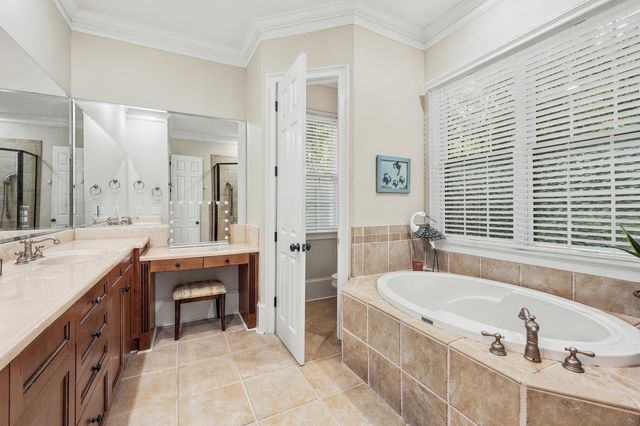 98 Hunters Oak Ct., Pawleys Island, SC 29585