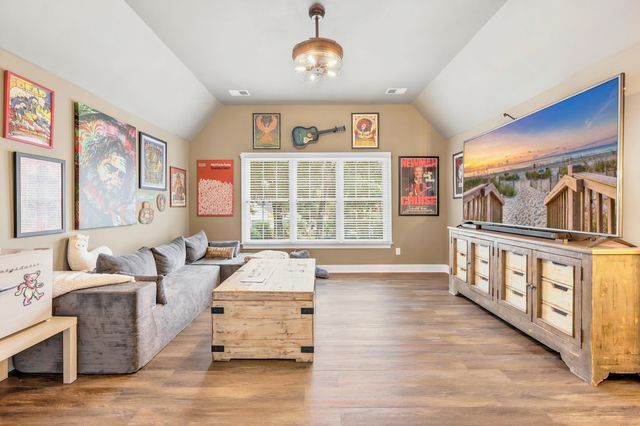 98 Hunters Oak Ct., Pawleys Island, SC 29585