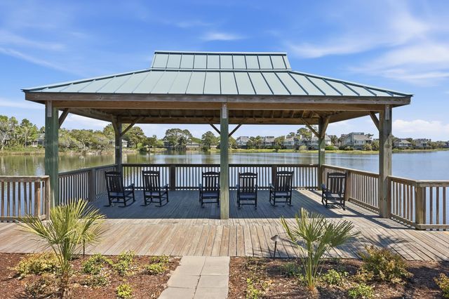 98 Hunters Oak Ct., Pawleys Island, SC 29585