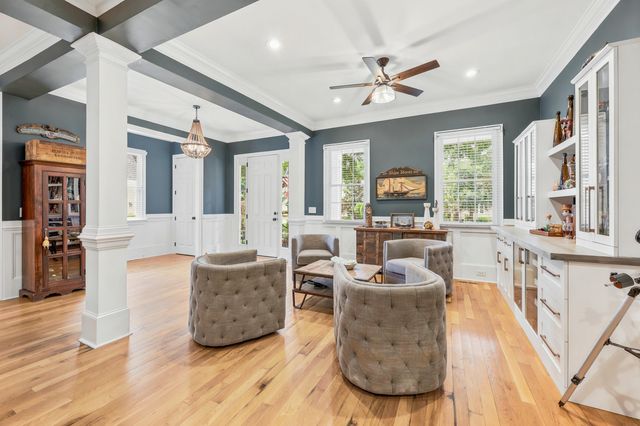 98 Hunters Oak Ct., Pawleys Island, SC 29585