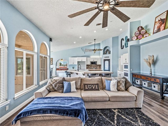 6232 Coriander, Oak Hills, CA 92344