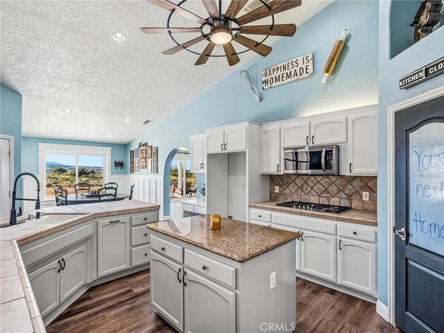 6232 Coriander, Oak Hills, CA 92344