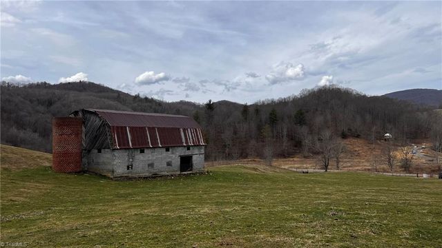 1266 Flatwoods School Road, Creston, NC 28615