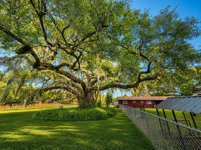 2710 WESTSIDE DRIVE, Leesburg, FL 34748