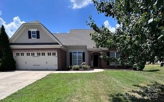 6031 Castlecove Road, Charlotte, NC 28278