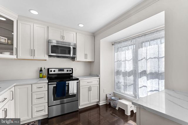 8228 MAPLE RIDGE AVE, Springfield, VA 22153