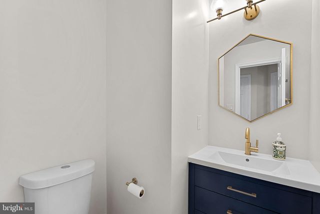 8228 MAPLE RIDGE AVE, Springfield, VA 22153