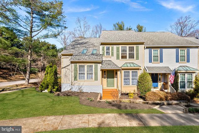 8228 MAPLE RIDGE AVE, Springfield, VA 22153