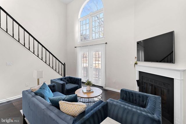 8228 MAPLE RIDGE AVE, Springfield, VA 22153