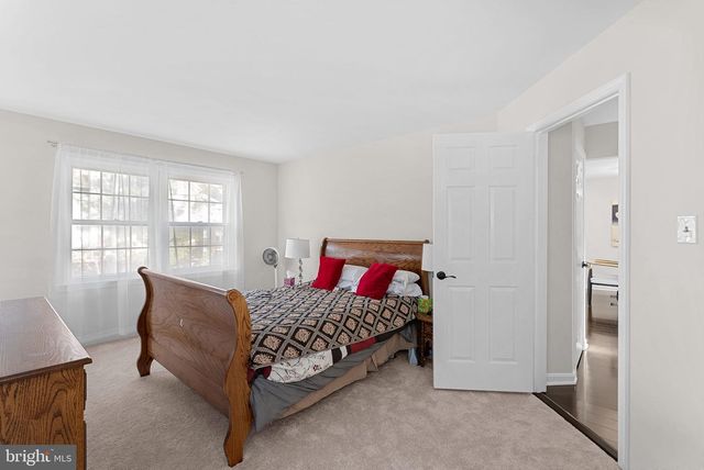 8228 MAPLE RIDGE AVE, Springfield, VA 22153