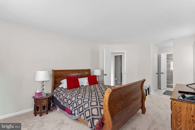 8228 MAPLE RIDGE AVE, Springfield, VA 22153