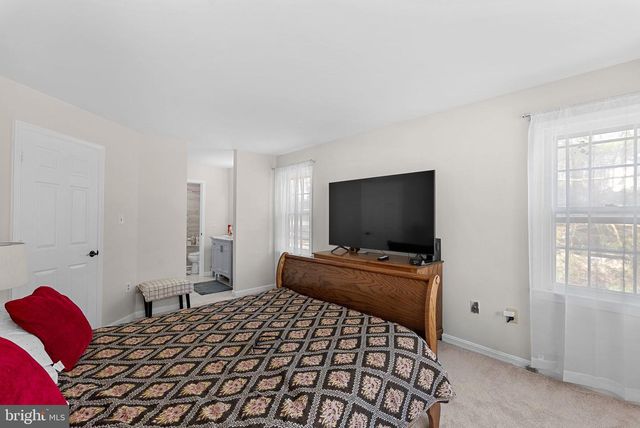 8228 MAPLE RIDGE AVE, Springfield, VA 22153