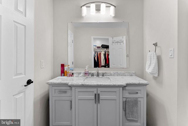 8228 MAPLE RIDGE AVE, Springfield, VA 22153