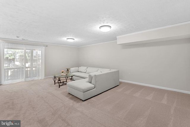 8228 MAPLE RIDGE AVE, Springfield, VA 22153