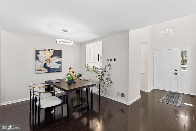 8228 MAPLE RIDGE AVE, Springfield, VA 22153