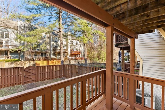 8228 MAPLE RIDGE AVE, Springfield, VA 22153