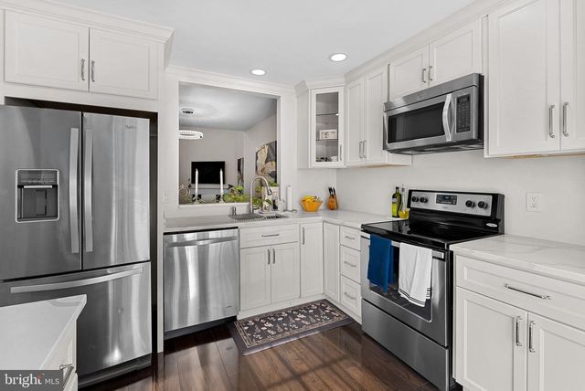 8228 MAPLE RIDGE AVE, Springfield, VA 22153