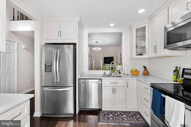 8228 MAPLE RIDGE AVE, Springfield, VA 22153