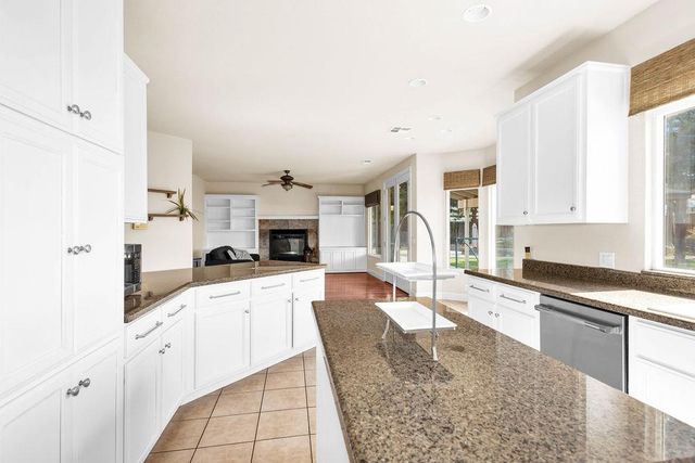 2248 Cherry Tree Ln, Riverbank, CA 95367