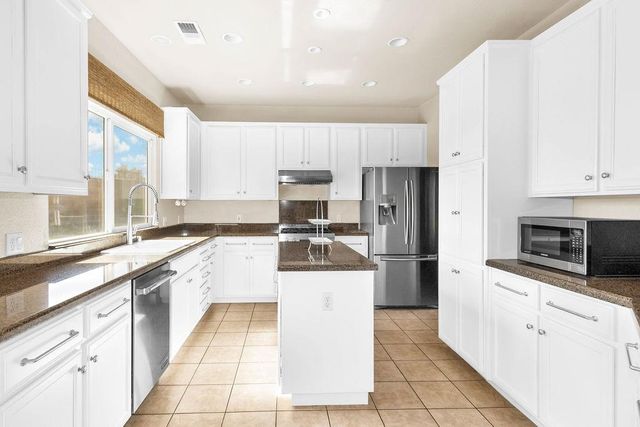 2248 Cherry Tree Ln, Riverbank, CA 95367