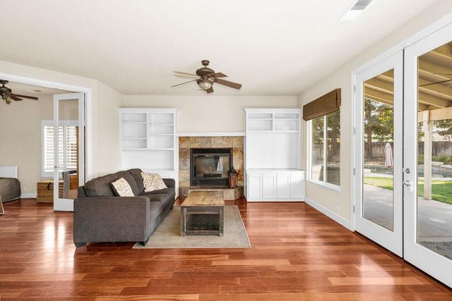 2248 Cherry Tree Ln, Riverbank, CA 95367