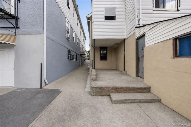 3038 Tiemann Avenue, Bronx, NY 10469