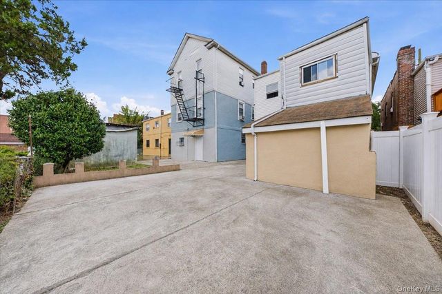 3038 Tiemann Avenue, Bronx, NY 10469